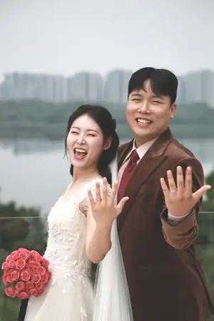 신랑 이상윤과 신부 김민지의 웨딩 사진 8